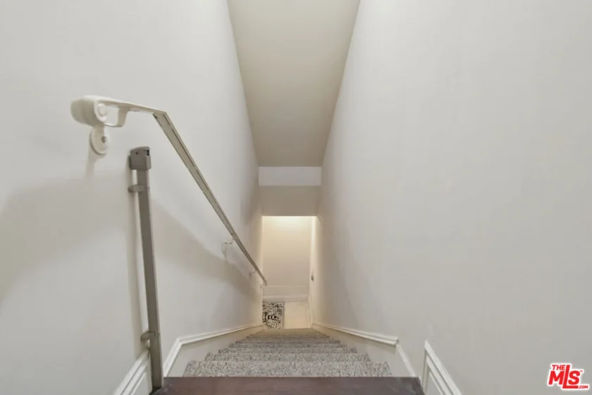 14315 Magnolia Boulevard #101 photo 12