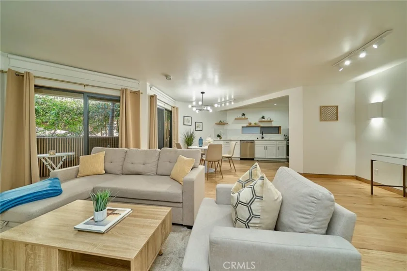 950 N Kings Road #45 photo 17