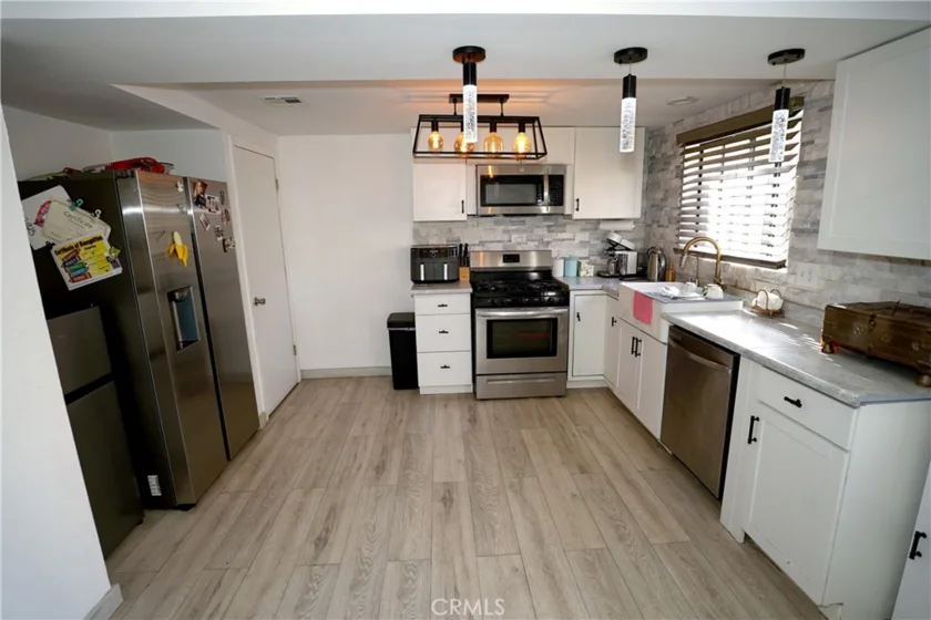 18954 Sherman Way #3 photo 9
