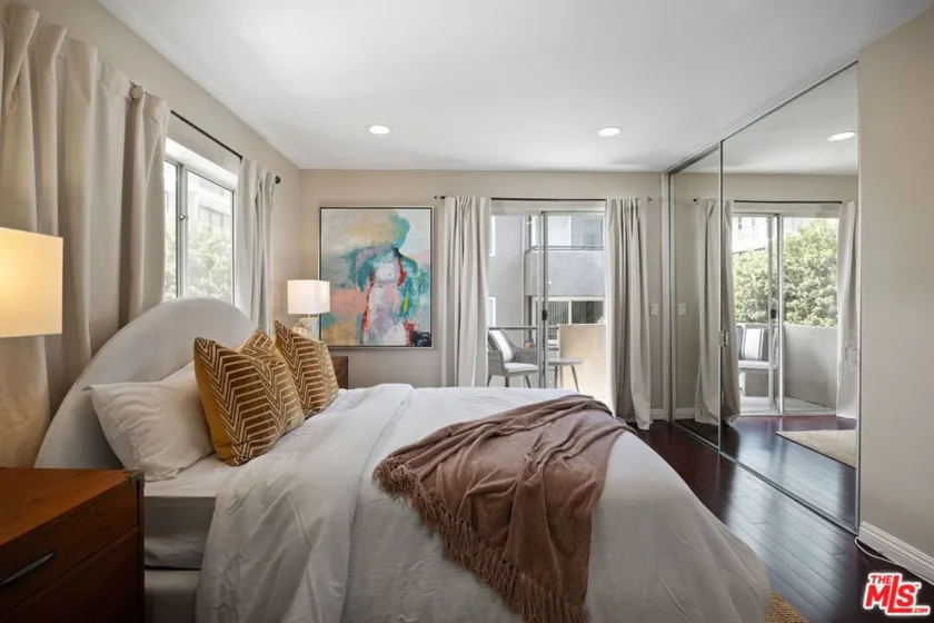 1234 Granville Avenue #4 photo 25
