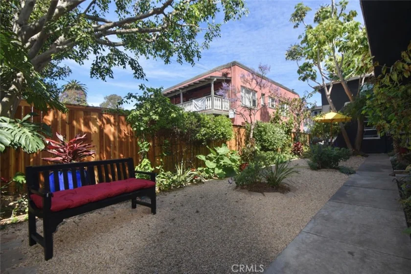 1334 E 1st Street #12 photo 32