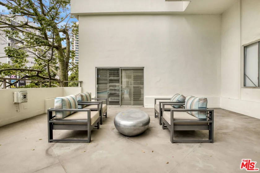 10433 Wilshire Boulevard #808 photo 28