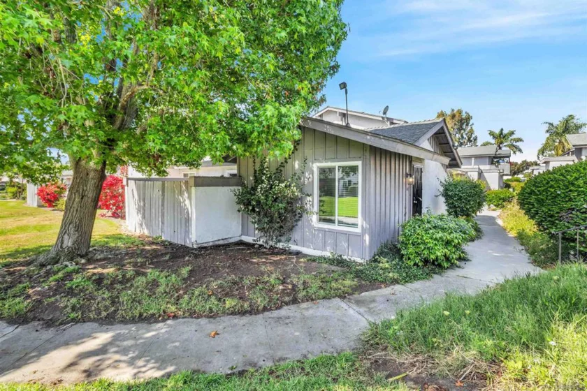 3441 Seabreeze photo 1