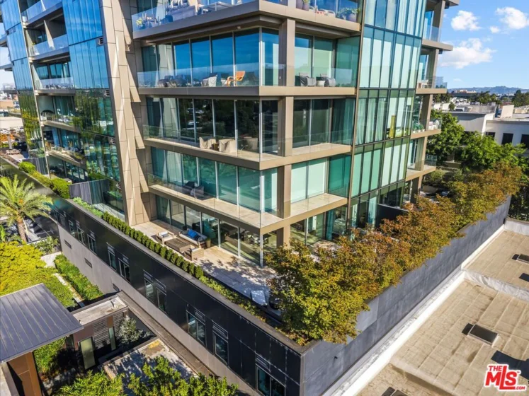8899 Beverly Boulevard #4A photo 3