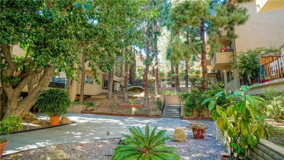 6720 Hillpark Drive #204 photo 14