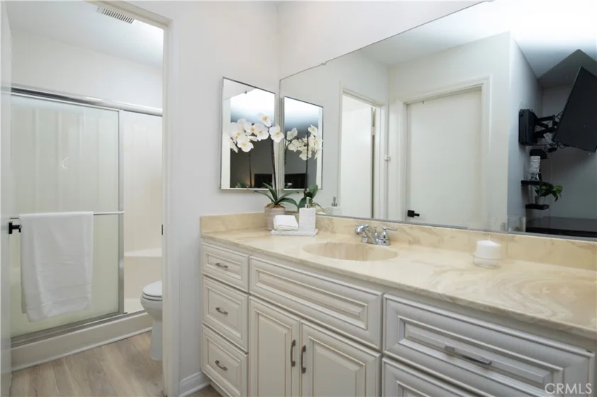 333 N Melrose Drive #E photo 16
