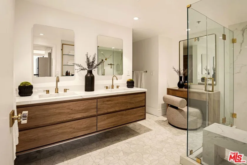 10660 Wilshire Boulevard #1208 photo 22