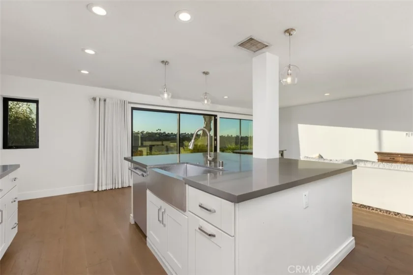 2021 Avenida Chico photo 18