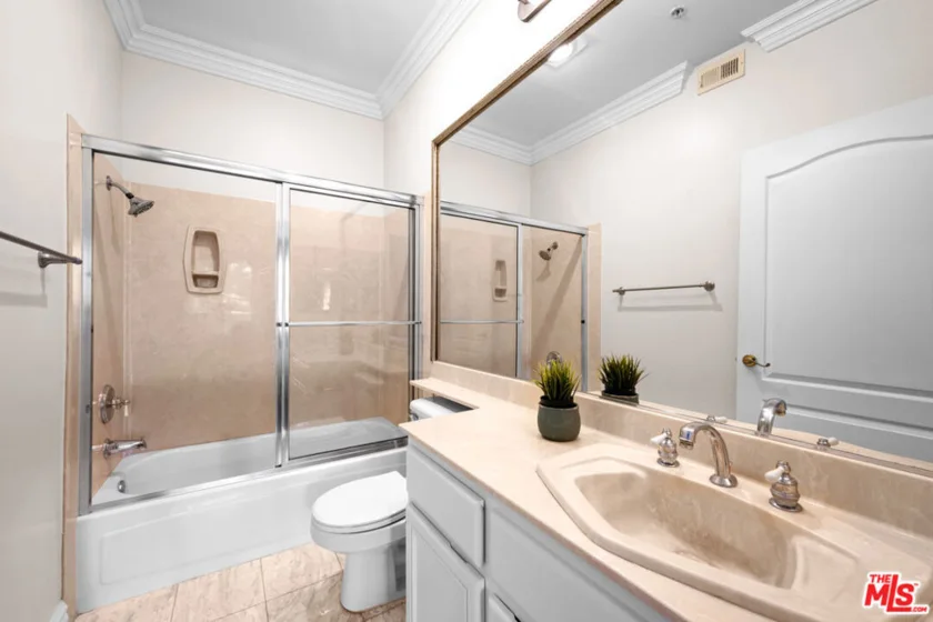7218 Hillside Avenue #202 photo 13