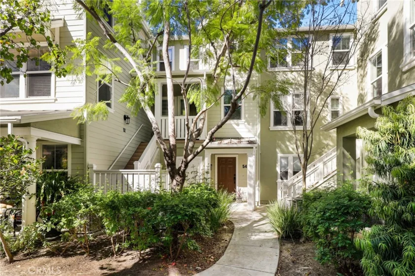 52 Valmont Way photo 1