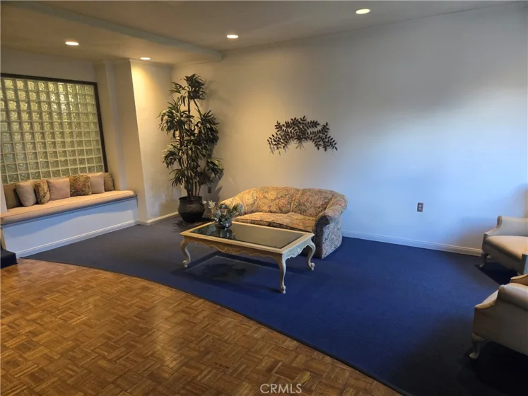 972 E California #202 photo 4