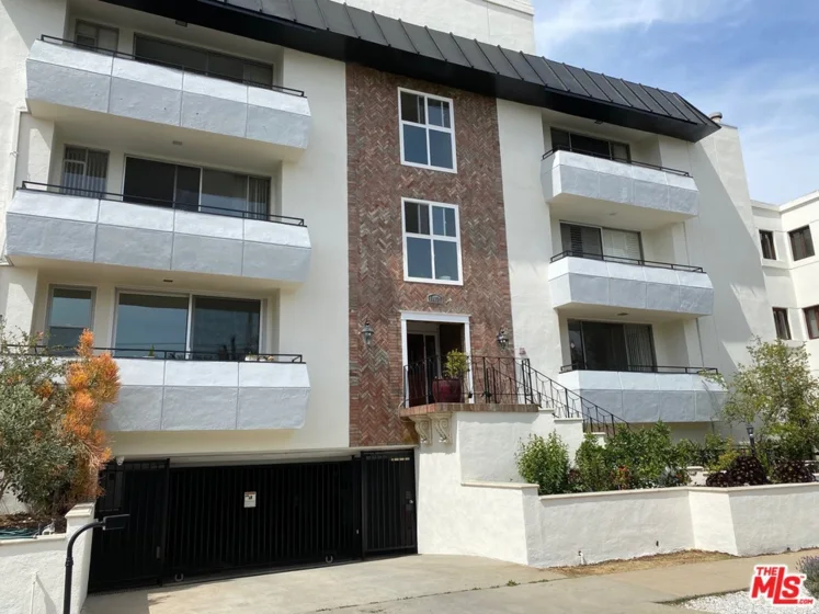 10725 Ohio Avenue #301 photo 1