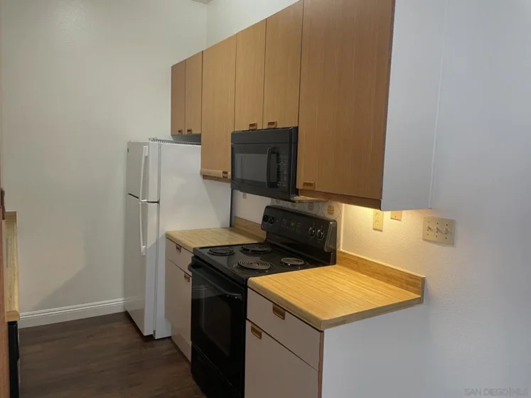 8328 Regents Road #1F photo 1