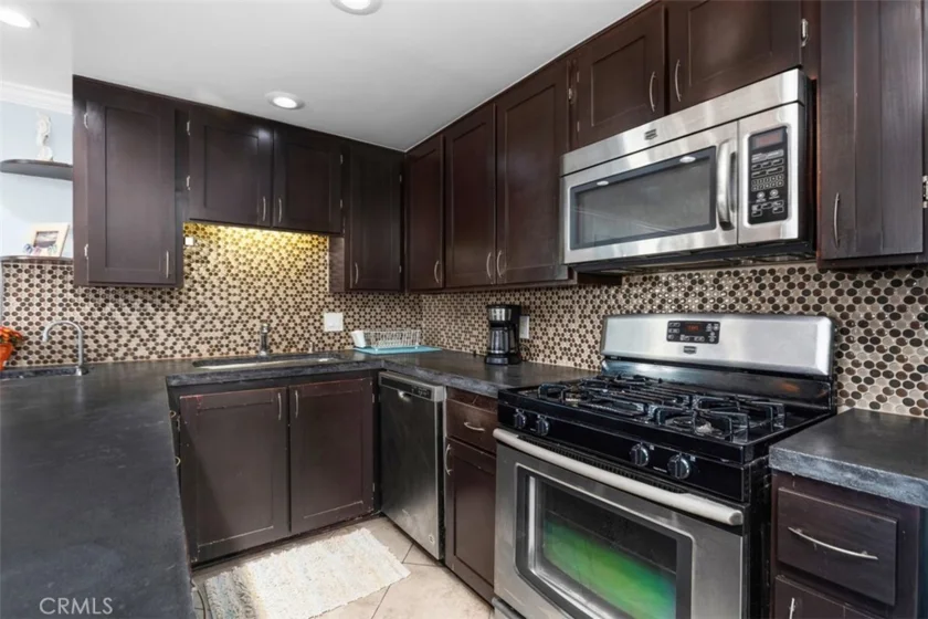 2501 S El Camino Real #205 photo 23