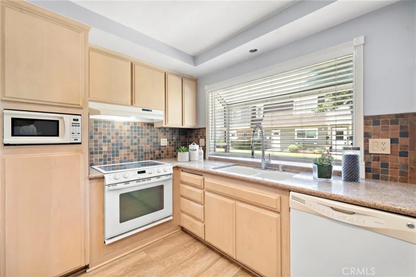 8215 Deerfield Drive photo 3