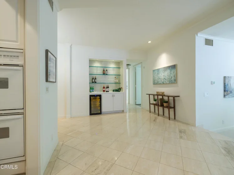 1260 S Beverly Glen Boulevard #104 photo 3