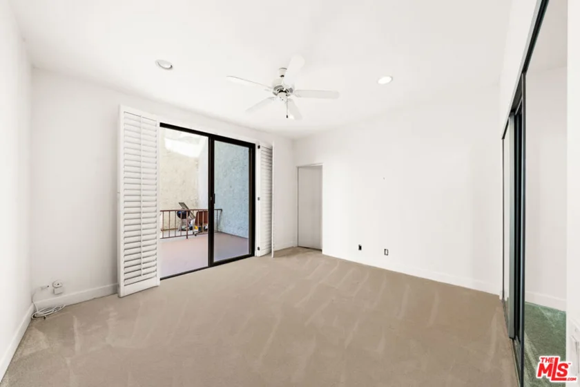 4454 Ventura Canyon Avenue #103 photo 30