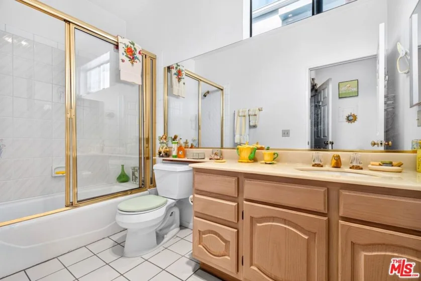 1741 Colby Avenue #203 photo 42