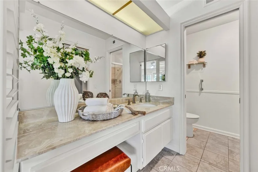 8605 Solano #1005-B photo 20