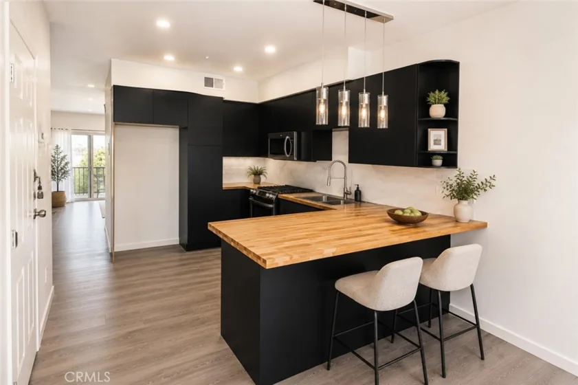 13600 Foothill photo 4