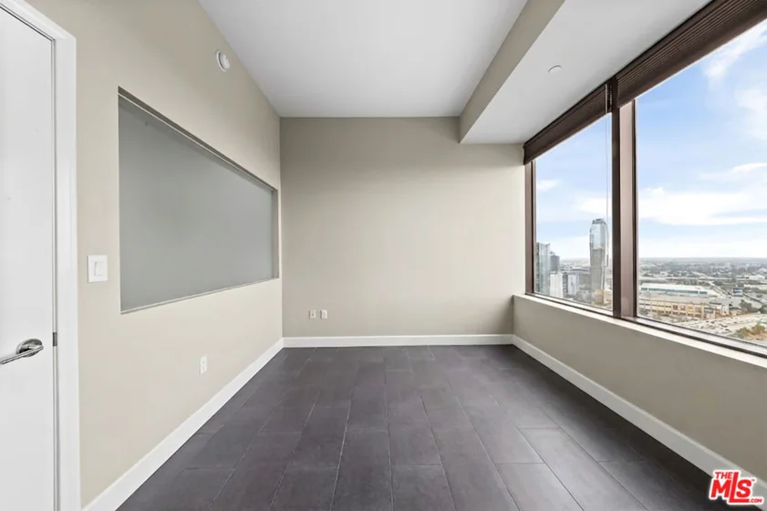 1100 Wilshire Boulevard #2411 photo 6