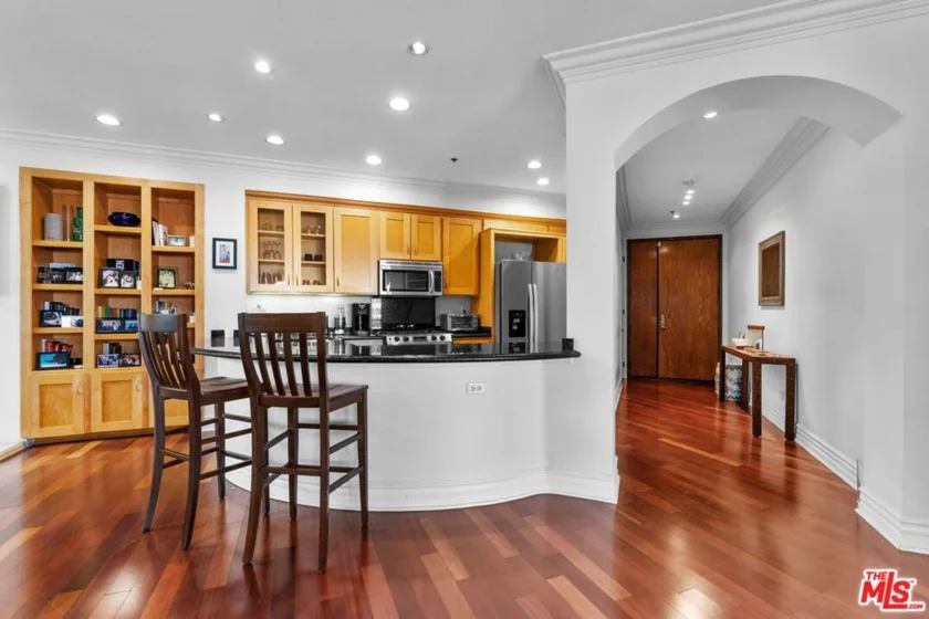 850 N Croft Avenue #302 photo 9