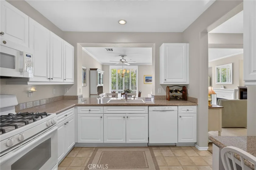 3273 Watermarke Place photo 14
