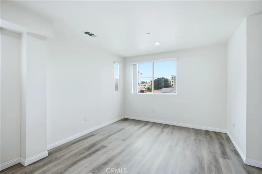 6919 S Menlo photo 9