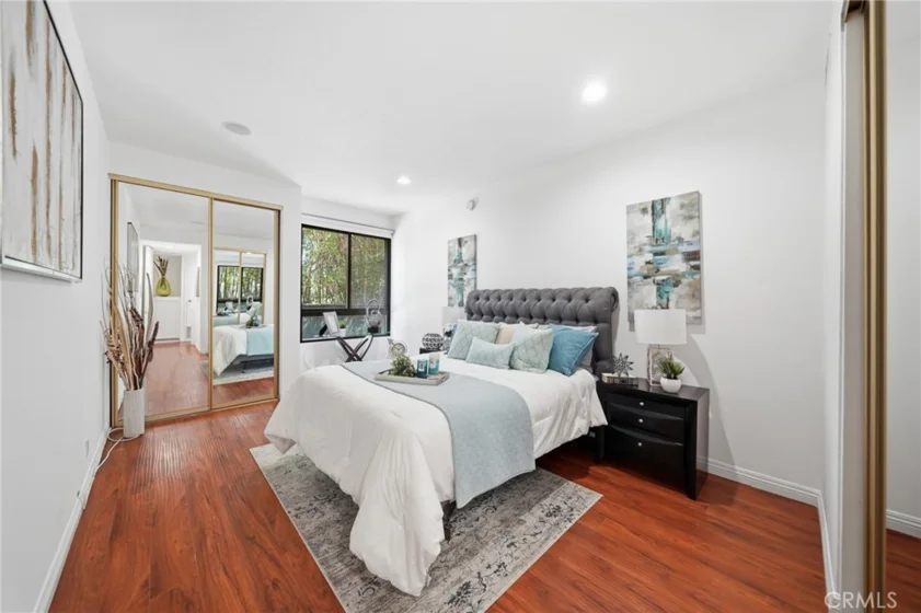 4477 Wilshire photo 18