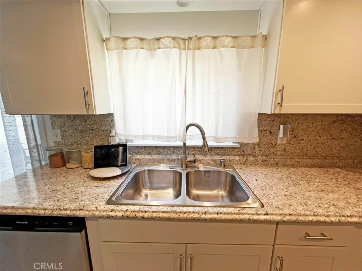 24109 Fir photo 22