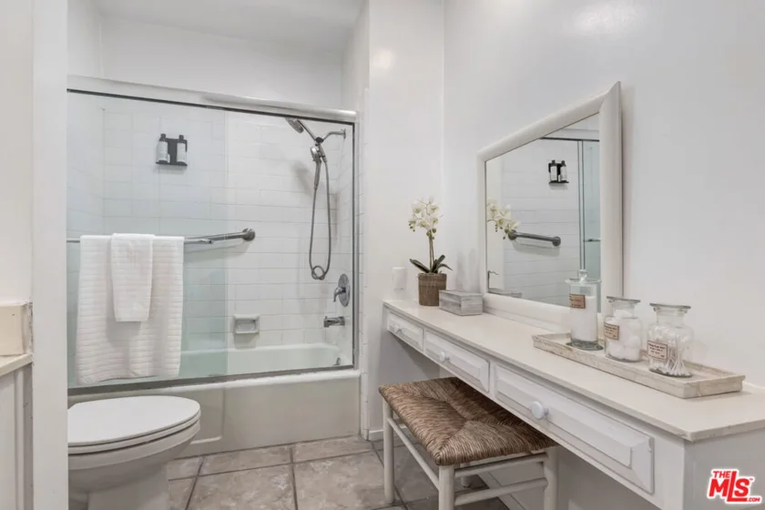809 S Bundy Drive #214 photo 18