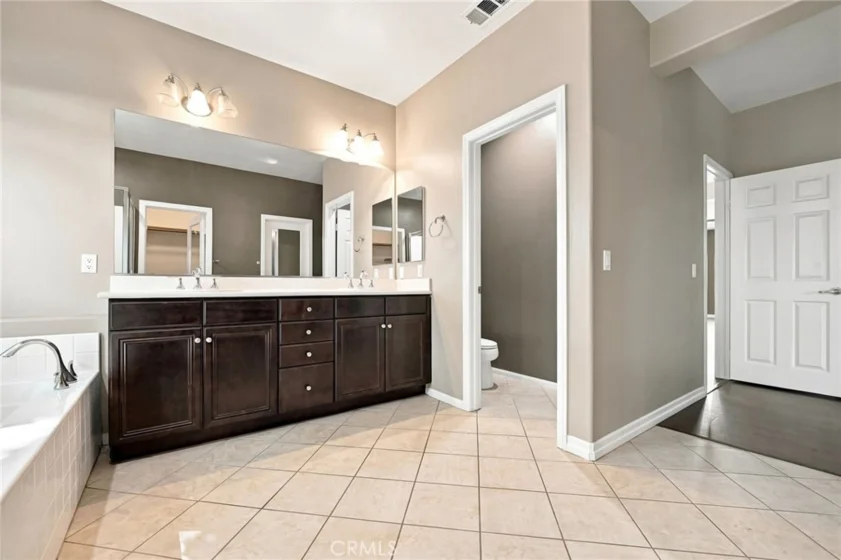 30580 Fox Sedge photo 18