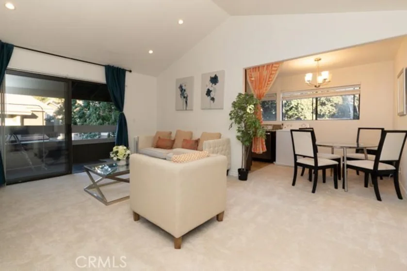 226 Springview photo 7