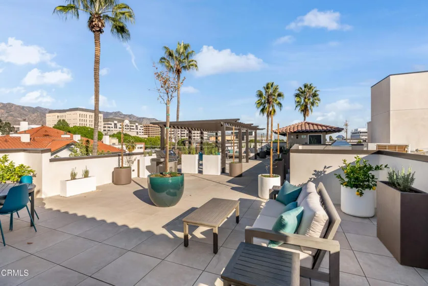 139 S Oak Knoll Avenue #301 photo 37