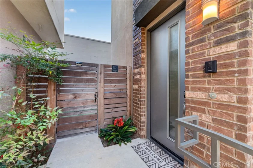 821 Brickyard photo 7