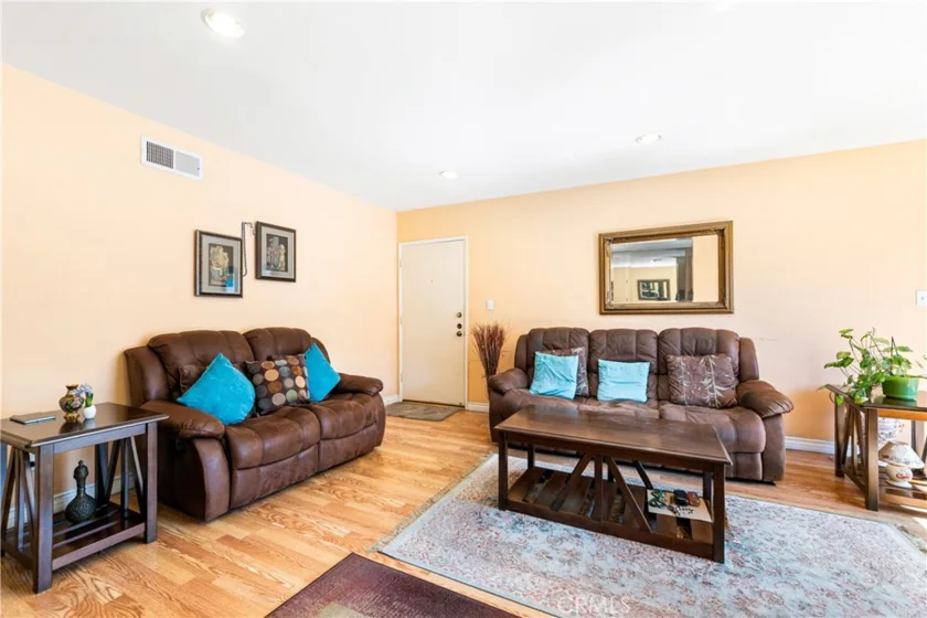5252 Coldwater Canyon #202 photo 6