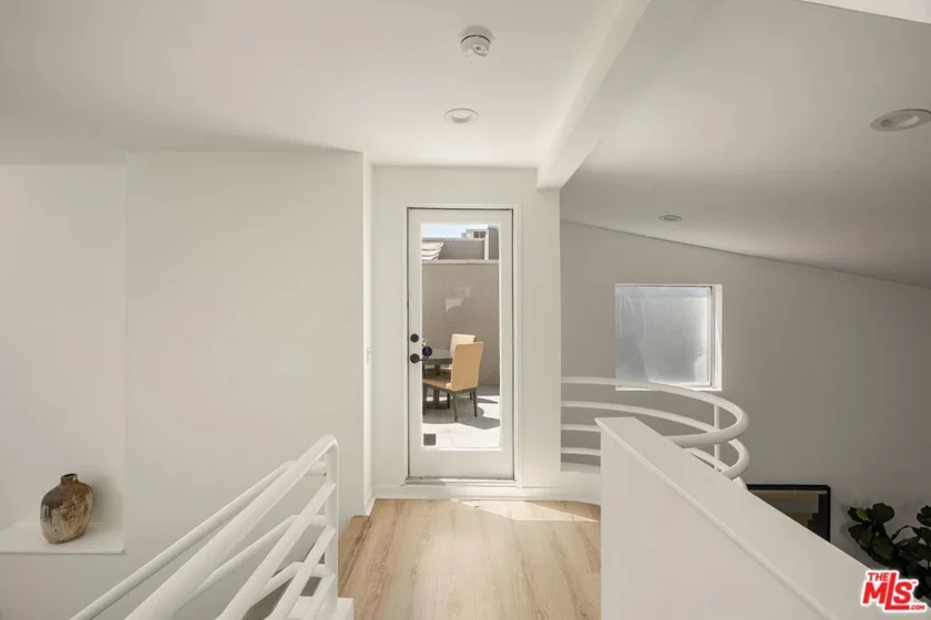 1617 S Beverly Glen Boulevard #404 photo 20
