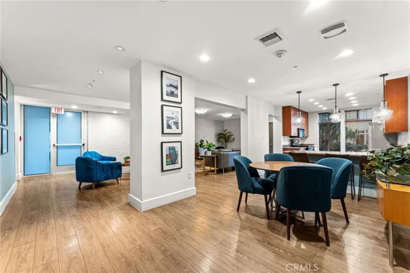 488 E Ocean #809 photo 36