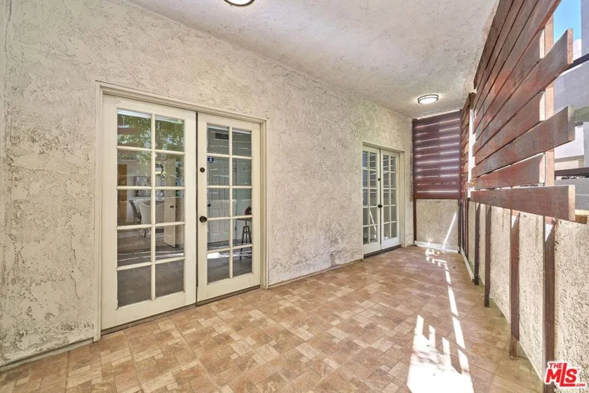 420 S Barrington Avenue #102 photo 12