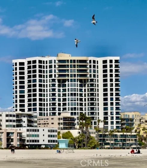 1310 E Ocean #405 photo 2
