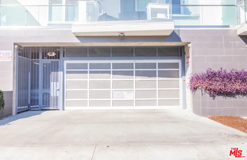 105 S Mariposa Avenue #204 photo 37