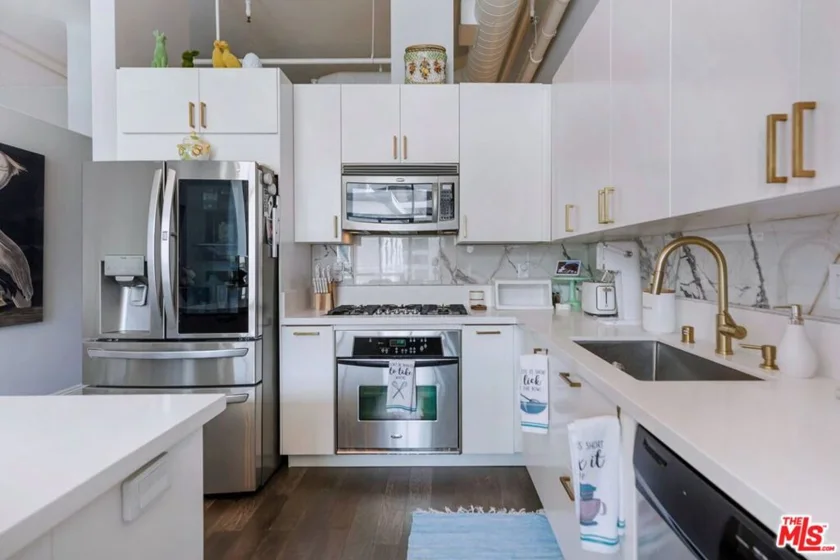 645 W 9th Street #740 photo 11