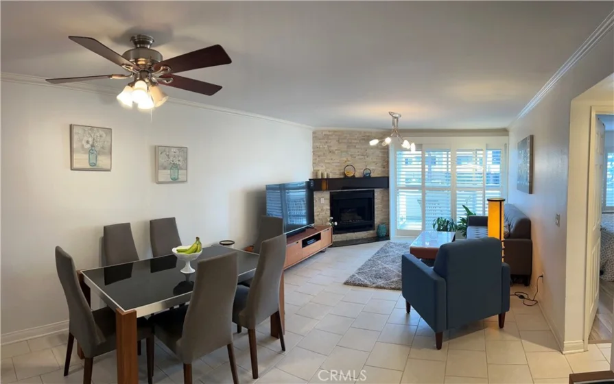 5550 Owensmouth Avenue #105 photo 1