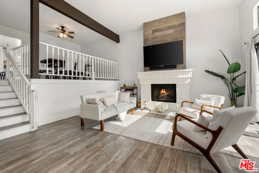 2503 Woodlands Way photo 1