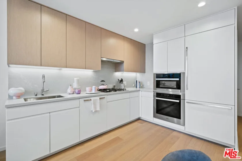 877 Francisco Street #2305 photo 4