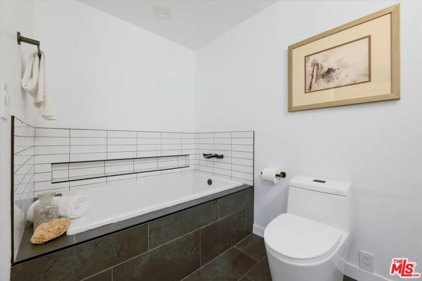 1401 S Bentley Avenue #202 photo 16