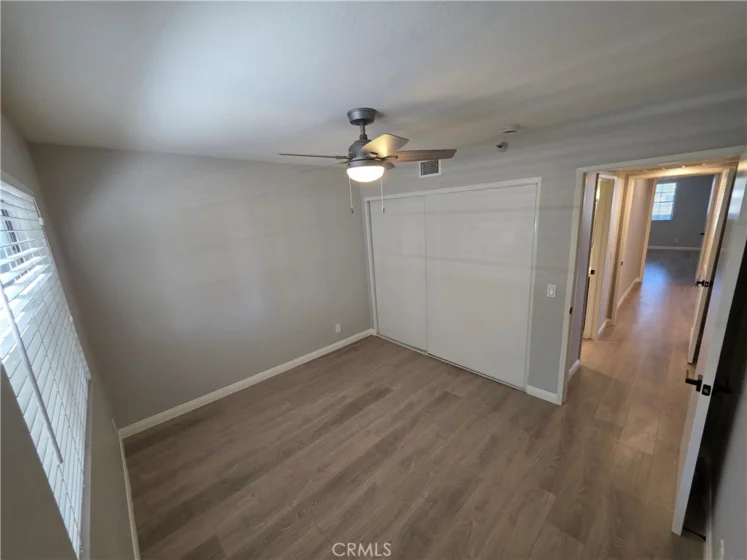 6545 Reseda photo 17