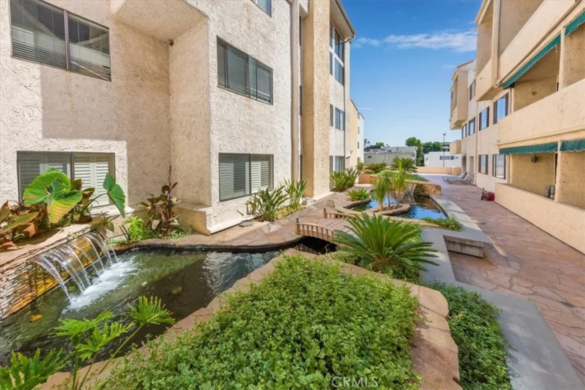 5310 Zelzah Unit 114 photo 12