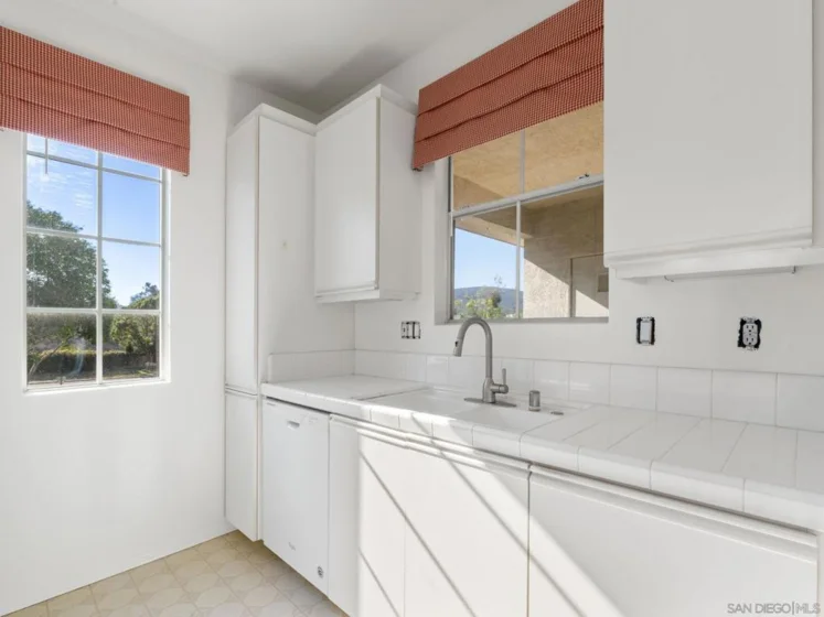 10830 Sabre Hill #202 photo 32