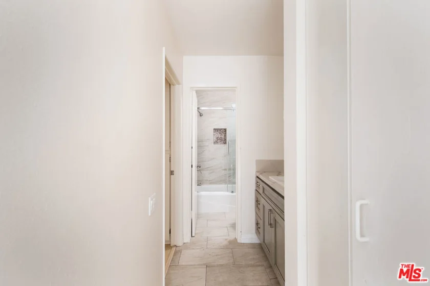 5460 White Oak Avenue #K103 photo 13
